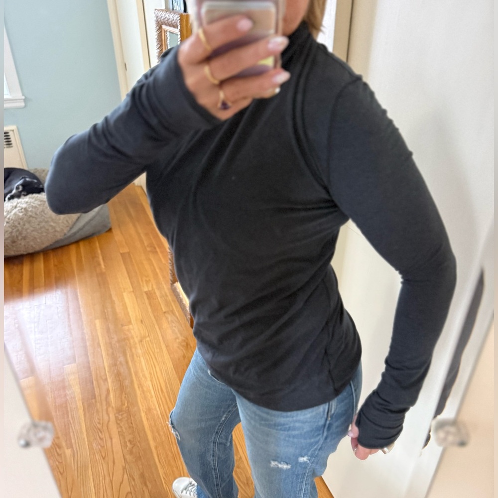 Lululemon Radiant Long Sleeve | Heathered Black | Size 6 | EUC - Picture 9 of 15